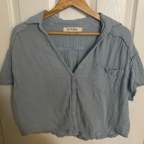 We the Free Light Blue Crinkle Crop Camp Shirt - Picture 4 of 6
